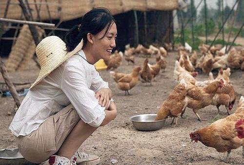 博士后|9年前嫁给人大博士的清华女博士后,双双回家务农,现在结果如何
