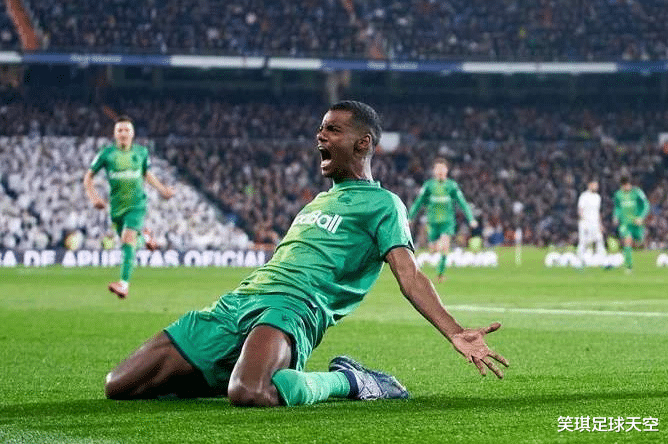 「皇家马德里」出1进1！皇马锁定新伊布代替约维奇，支付解约金购买，有望夏季加盟