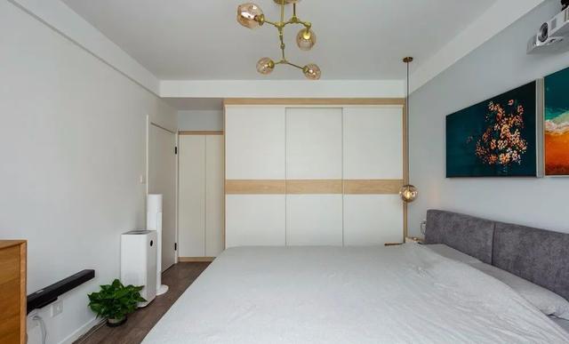 |82平方现代简约风装修案例,原木元素让家更温馨