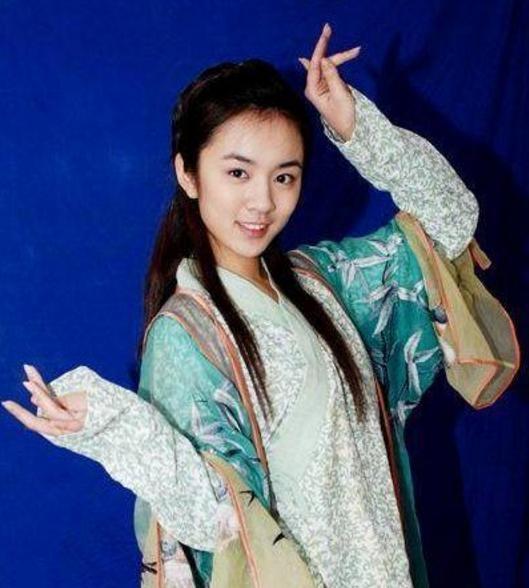 赵薇：赵薇考北影时有多美？她忘带准考证连老师都对她网开一面