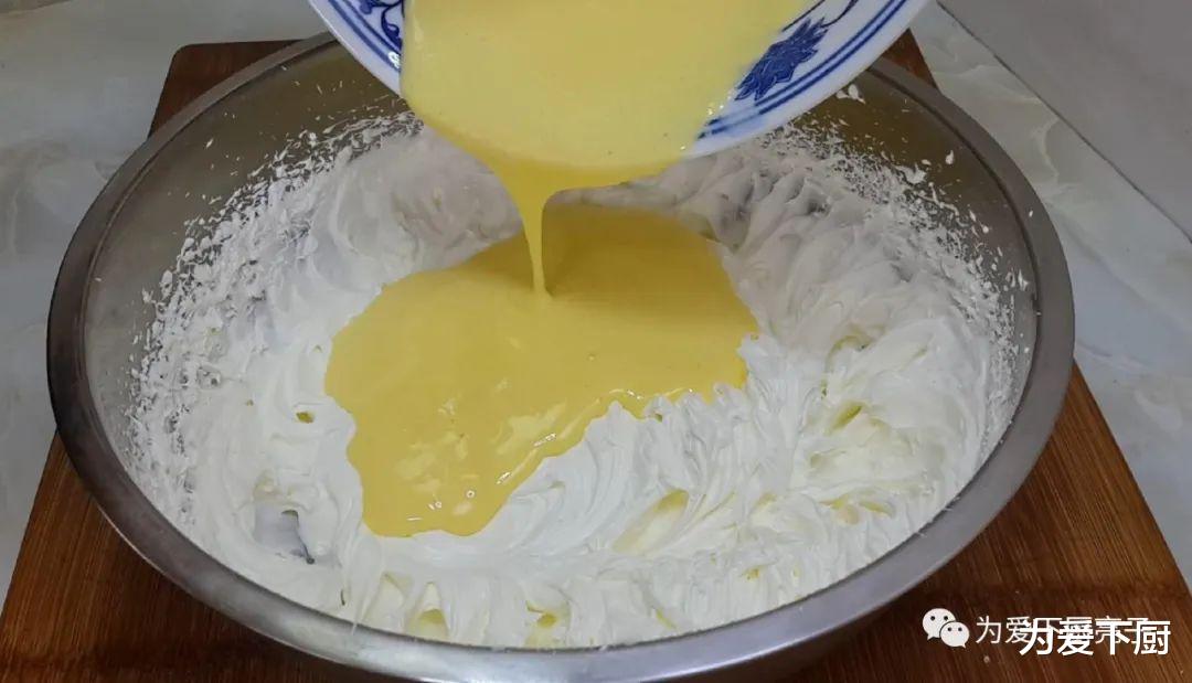 『雪糕』4个鸡蛋，1袋牛奶，冰箱里一放，做出特色雪花，吃过就念念不忘