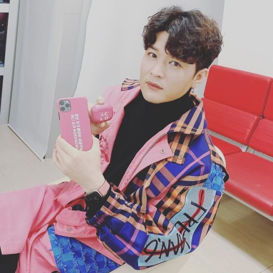 super junior神童成功减重31公斤 晒自拍照瘦到认不出