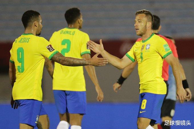 巴西队|伟大的2-0!前世界冠军踢疯了,创4大纪录+19年神迹,甩开阿根廷