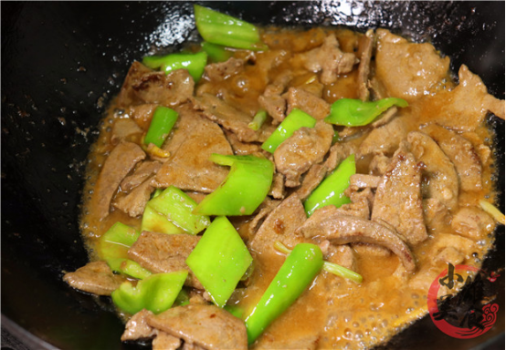 ##猪身上这个东西对眼睛好,1头猪就1个,经常用电脑的人要多吃