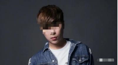 斗鱼■网友票选全网最火主播，斗鱼前一哥以绝对优势碾压，成功夺得榜首