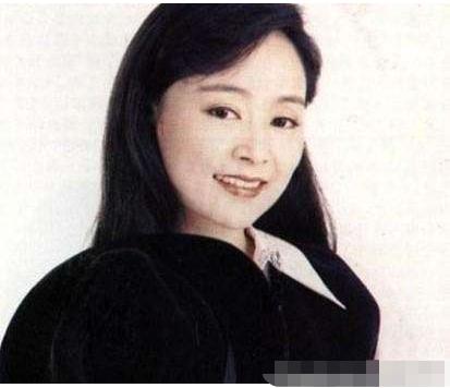 [张瑜]张瑜的悲喜人生：23岁成超级影后，为事业远赴美国，与丈夫离婚