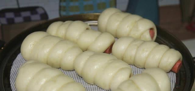 『馒头』新手蒸馒头不会和面，用这个简单的定律，再也不会出错了
