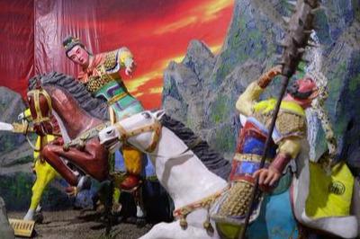 「鳌拜」\杨家将武功排名: 穆桂英排第四,杨延昭排第九\