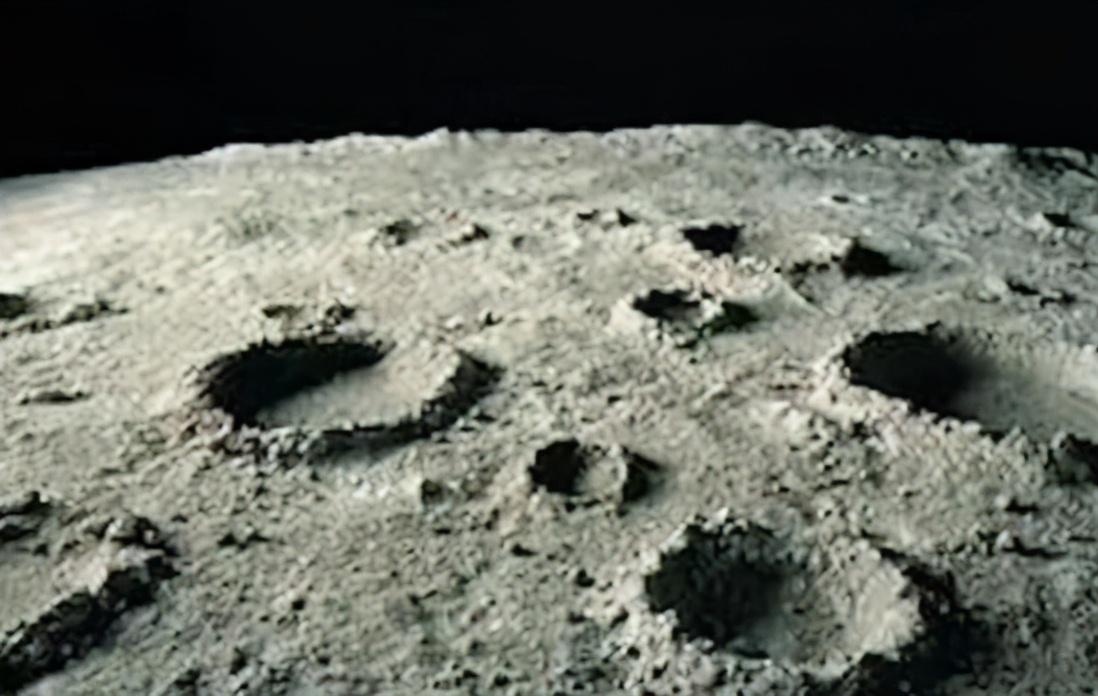 月球|月球背后“秘密”揭开，中国卫星传回多张照片，难怪霍金多次警告