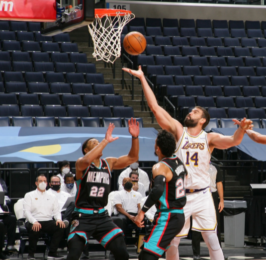 勒布朗·詹姆斯|22+13+8！詹姆斯末節(jié)13分收割勝利，一星四射再次激活34歲神射