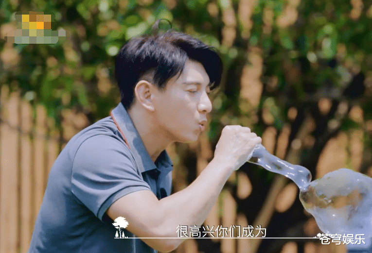 [郑爽]郑爽与3位明星录综艺，听清吴奇隆对她的称呼，我真以为听错了！