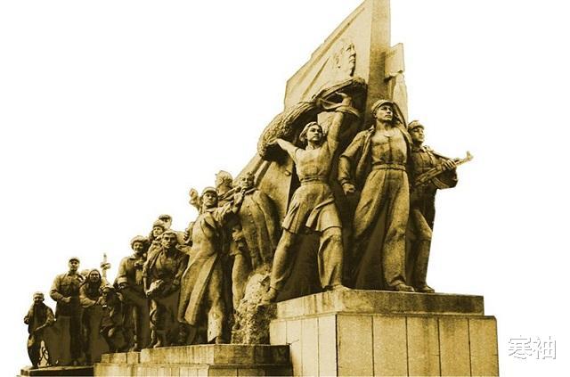 『社旗』阔别38年后，父与子终于相遇，父亲已经86岁，儿子在烈士陵园沉睡