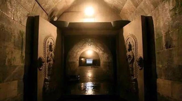 「光绪」1980年考古队打开光绪陵墓,先作呕,后沸腾