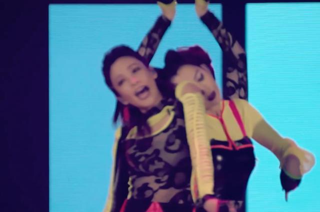 「孟佳」《乘风破浪》二公造型曝光:孟佳阿朵被造型拖累,吴昕成熟风获赞