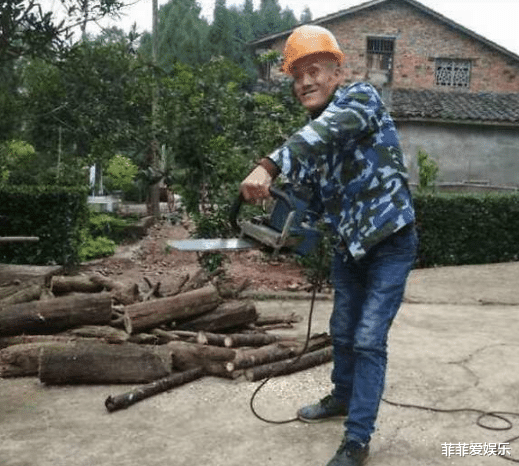 acgn漫评|现实版“光头强”一夜暴富终落幕，娇妻不辞而别，豪车换摩托