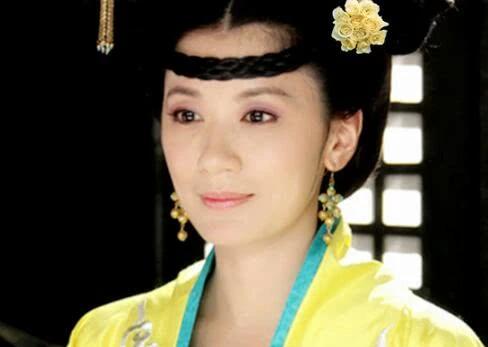 贾静雯15岁24岁28岁37岁45岁哪个阶段最好看