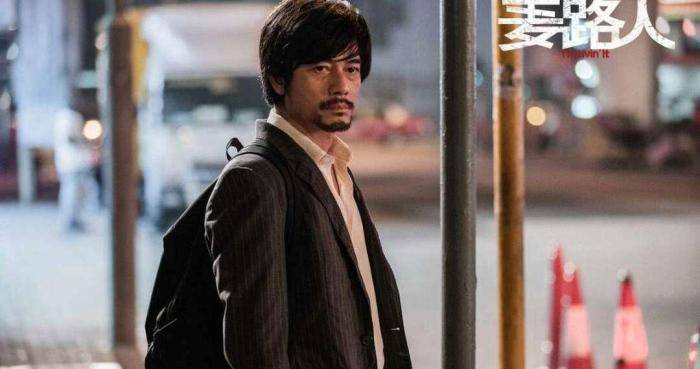 『易烊千玺』他“打败”郭富城，“挤掉”易烊千玺，70岁的“老头”凭啥拿影帝？