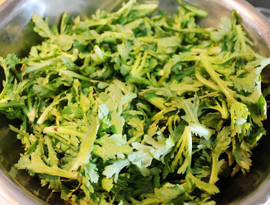 茼蒿|11月，宁可不吃肉也要给孩子吃的菜，3块钱一斤，补钙还补铁