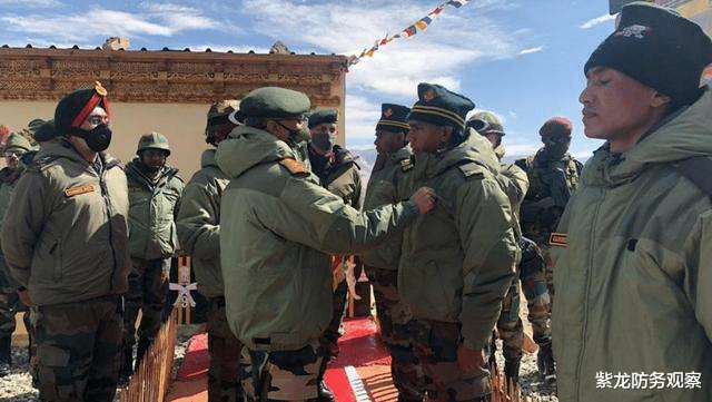 「印度」为了在边境冲突中获得优势，一支印军精锐冲上山顶，至少有400人