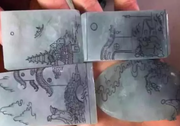 #翡翠#狠心花35000买的翡翠原石，糯冰手镯不要，切了牌子挂件一箩筐！