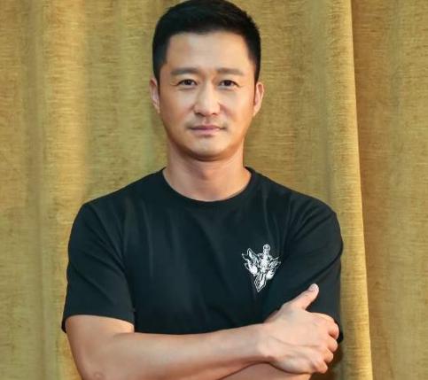 吴京|她在吴京最落魄的时候甩了他，转身嫁入豪门，现被抛弃生活凄惨