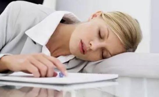 睡眠|“人睡三觉，命比纸薄”，来自老祖宗的忠告，比熬夜失眠更伤身