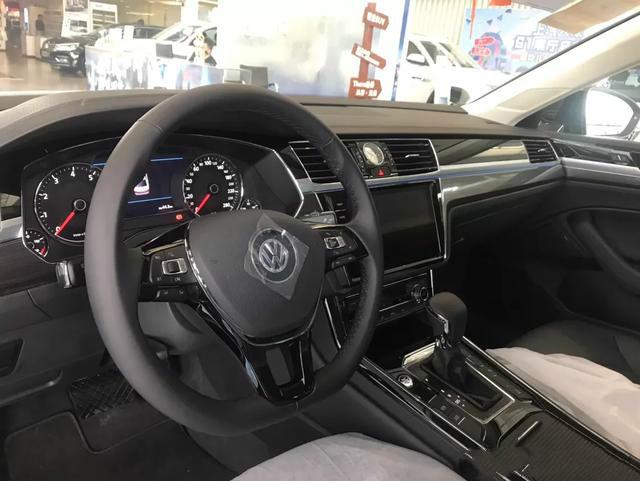 「大众迈腾」辉昂已经跌到23万了，这个价格让帕萨特、迈腾怎么活？