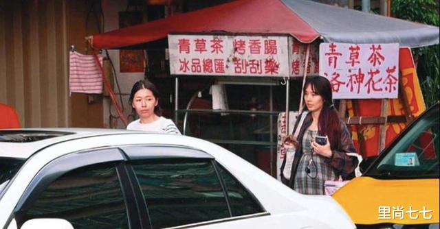 「郭碧婷」太宠了！郭碧婷晒照用小狗遮孕肚，孕期忍不住做美甲向佐竟还夸赞