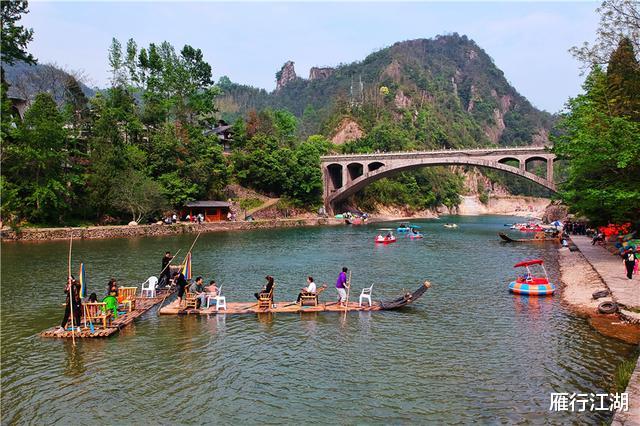 「楠溪江」浙江有一条神奇的河流，一百多公里有800多个景点，游客：美如画