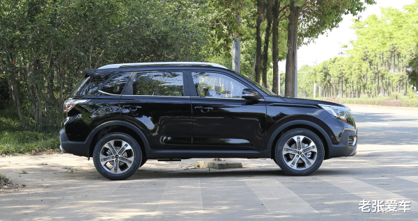 起亚汽车|从16万跌到9.39万，这SUV被捧红了，30天卖出9001辆，碾压途观！