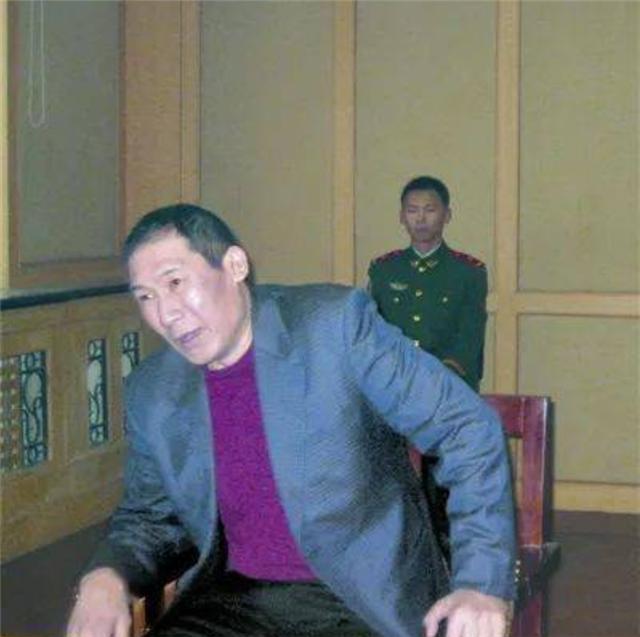 臆说古史|“西北第一高楼”王细牛：有8个保镖，曾在呼和浩特拿地50亩