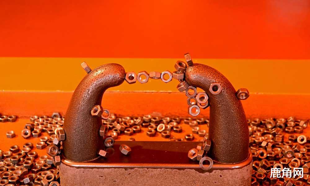 【】磁铁为什么会随着时间的推移而失去磁性？