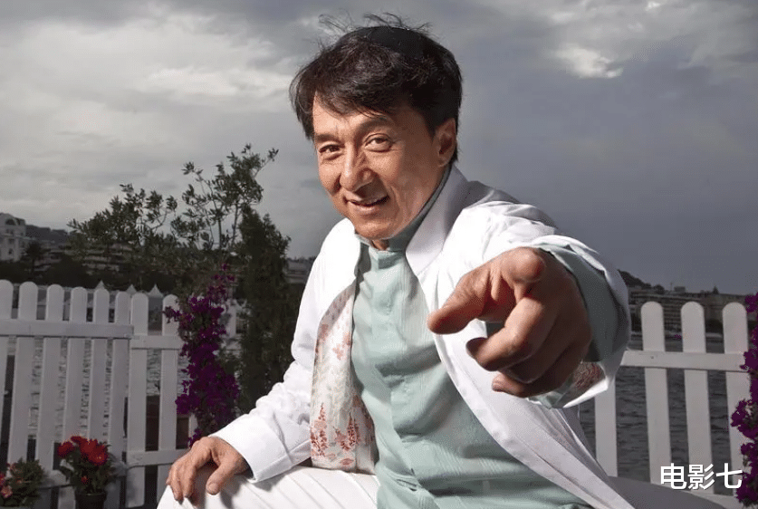 成龙▲不用替身，从高楼玩命一跳，成龙凭借这部电影，赢得了好莱坞的尊重