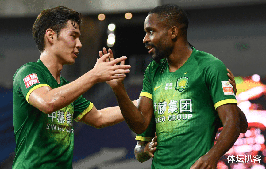 中超|1-2！中超3.5亿豪门轰然倒下，赛季首败到来，恒大正式登顶榜首