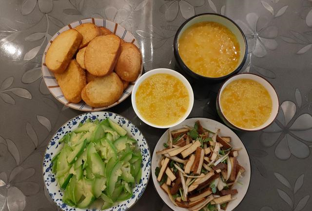 米饭|月薪4000的家庭，晚餐都吃啥？不剩菜、不浪费，每餐不超十元钱