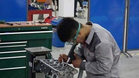 [高考]就要中考了，对有老师会提前建议学生去中职你有何看法？