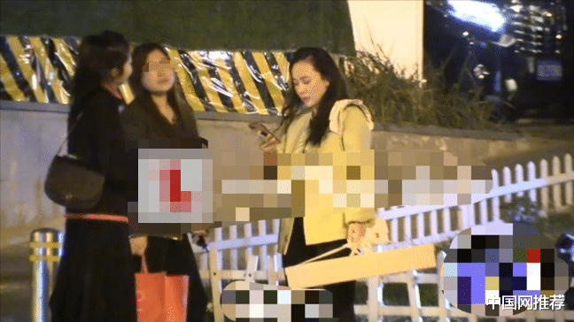 霍思燕|霍思燕现身好友聚会，身材发福显富态