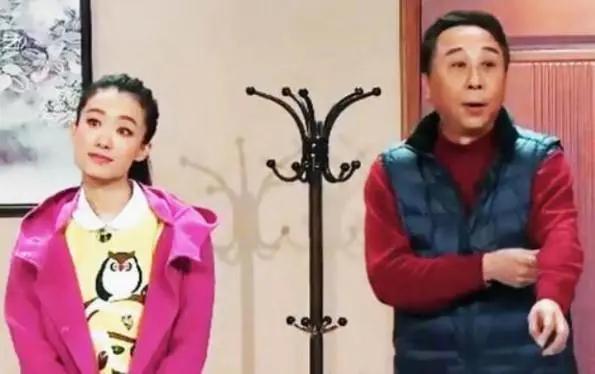 贾玲|她是冯巩的“女儿”，上4次春晚都不红，34岁被贾玲带火