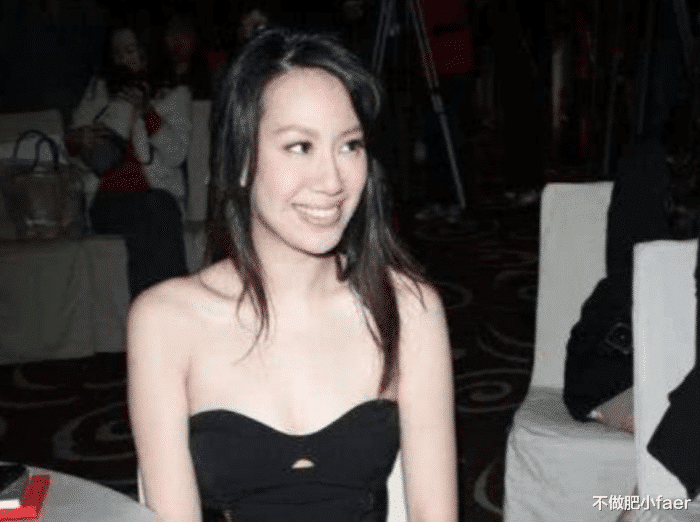 洪金宝|洪金宝36岁女儿至今未嫁，当网友看到照片后才明白，这谁敢娶？