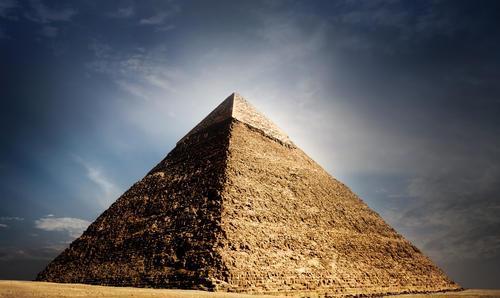 「金字塔」为什么进入金字塔的人，会无缘无故的死去？答案就在这里