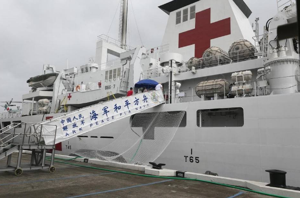 医院船■中国这艘白色大船没有战力，任何国家看到都要让路，美国也不例外