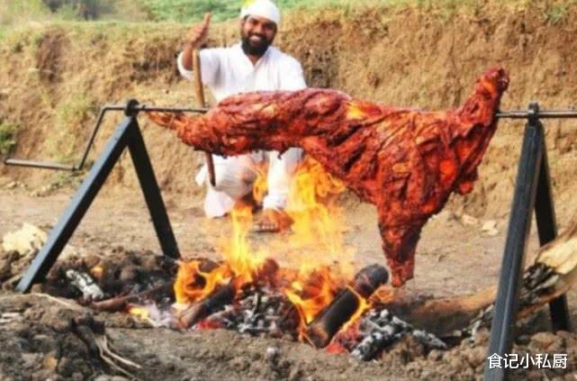【烧烤】同样都是“重量级”烧烤，越南烤乳猪，印度烤全羊，看到迪拜：全部都认输！