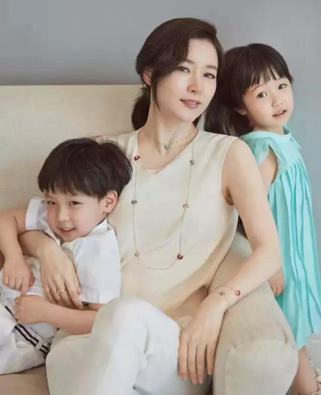 「李英爱」韩国评出十大美女，岁数最大的她，因零整容被誉为“韩国的门面”