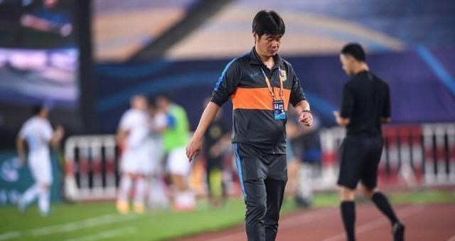 山东鲁能|山东鲁能召开动员会,主帅郝伟动情表态,李霄鹏不见踪影