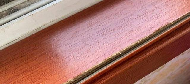 [冰雹]小区冰雹过后成“筛子楼”, 业主：下雨后家里都渗水