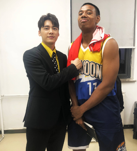 张宁■2020状元大热祝铭震,刻苦训练变“野人”,张宁却在跑公益?