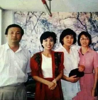 【孟晚舟】孟晚舟VS姚安娜，家姐身披战袍，小妹肩系华服：为何差别这么大