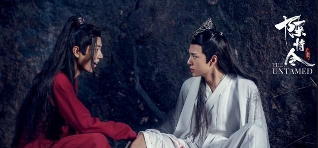 |电视剧累计播放量，赵丽颖力压迪丽热巴登顶，而且两部进前十！