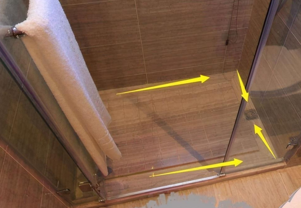 |到朋友家做客，被他家淋浴房地面拉槽给圈粉了，我家也想这样装！
