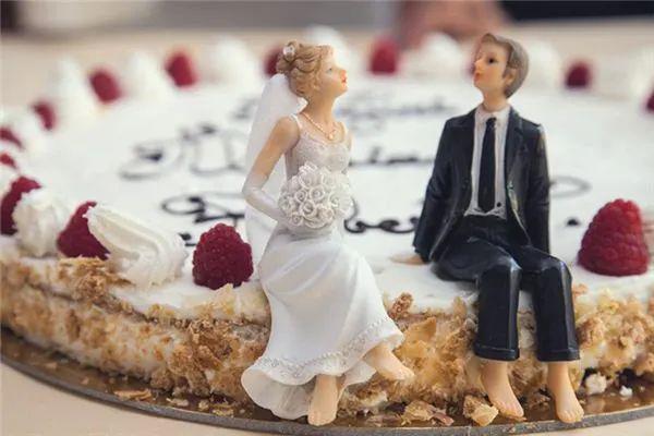 半岛晨报|欠了5万，女子“以身抵债”嫁给债权人，结局意外了